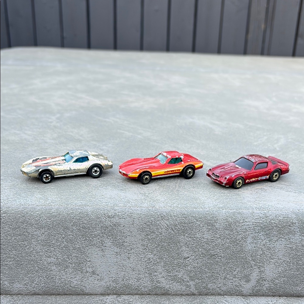 Vintage Hot Wheels Lot of 3 Corvette & Camaro